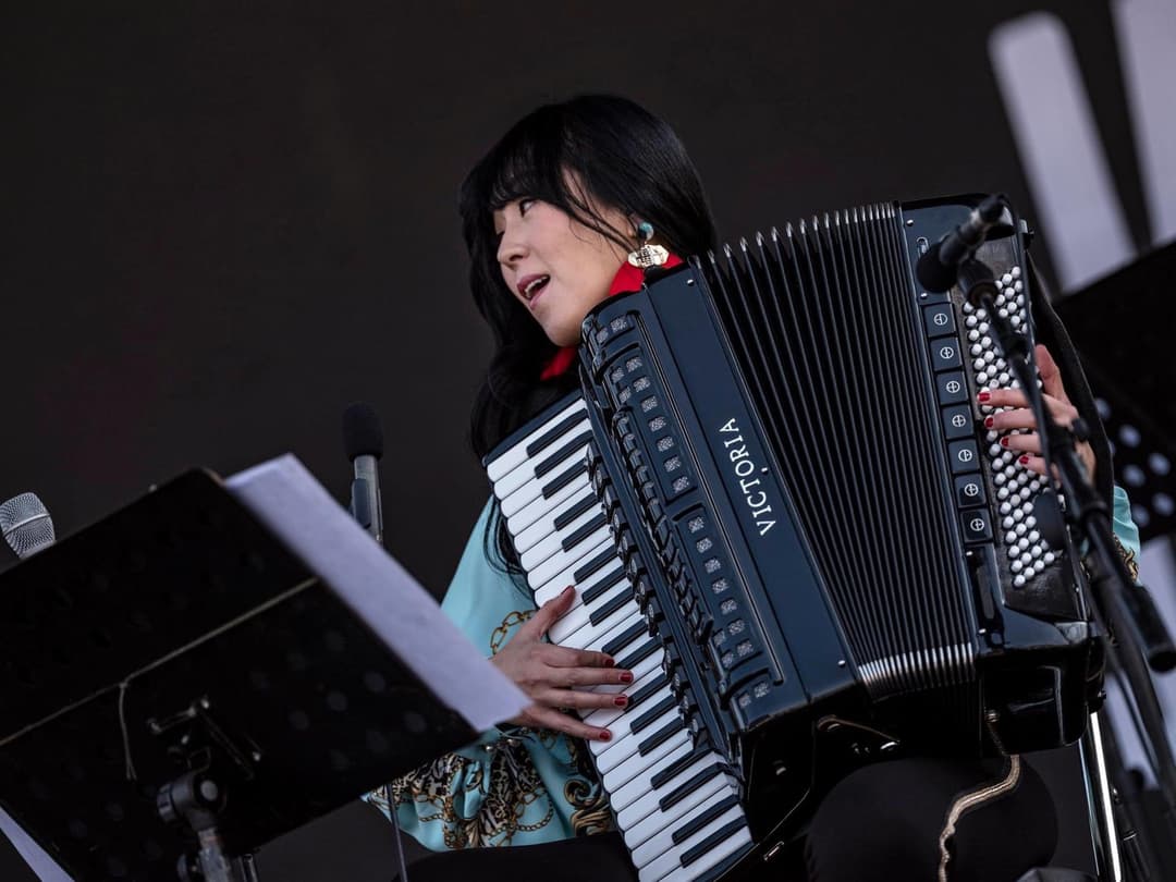 JéHee(제희), “On The Wind (Ethnic Project_Europe)” 사진 2
