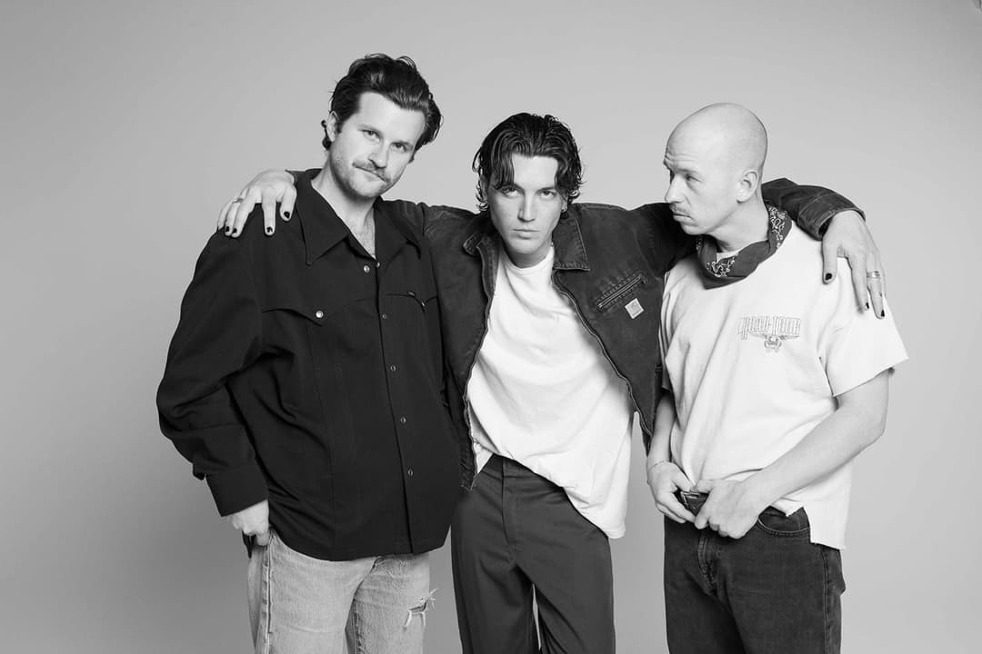 LANY, “Flowers On The Floor” 사진 2