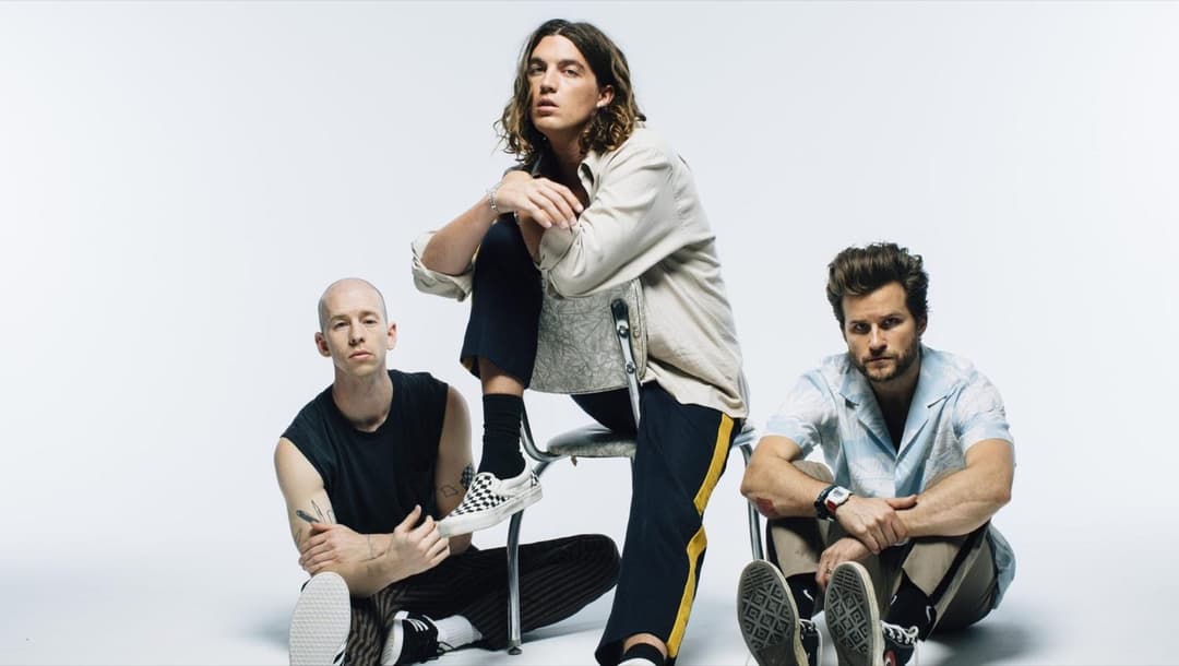 LANY, “Flowers On The Floor” 사진 4